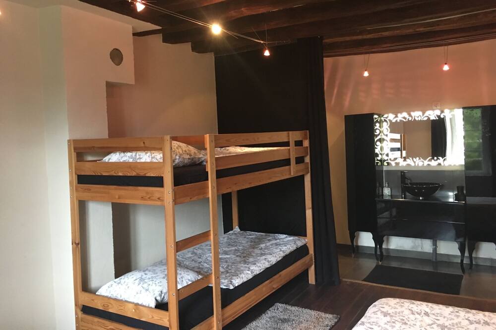 Photo of Bedroom in Thiveral-Grignon