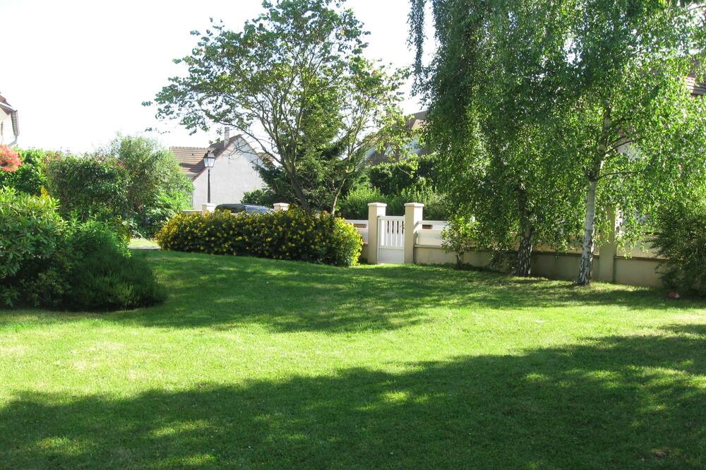 Photo of Outdoor in Saint-Germain-les-Corbeil
