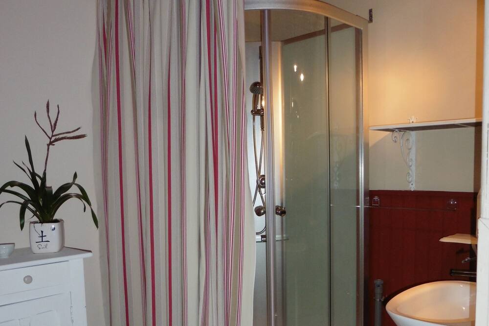 Photo of Bathroom in Chivres-Val