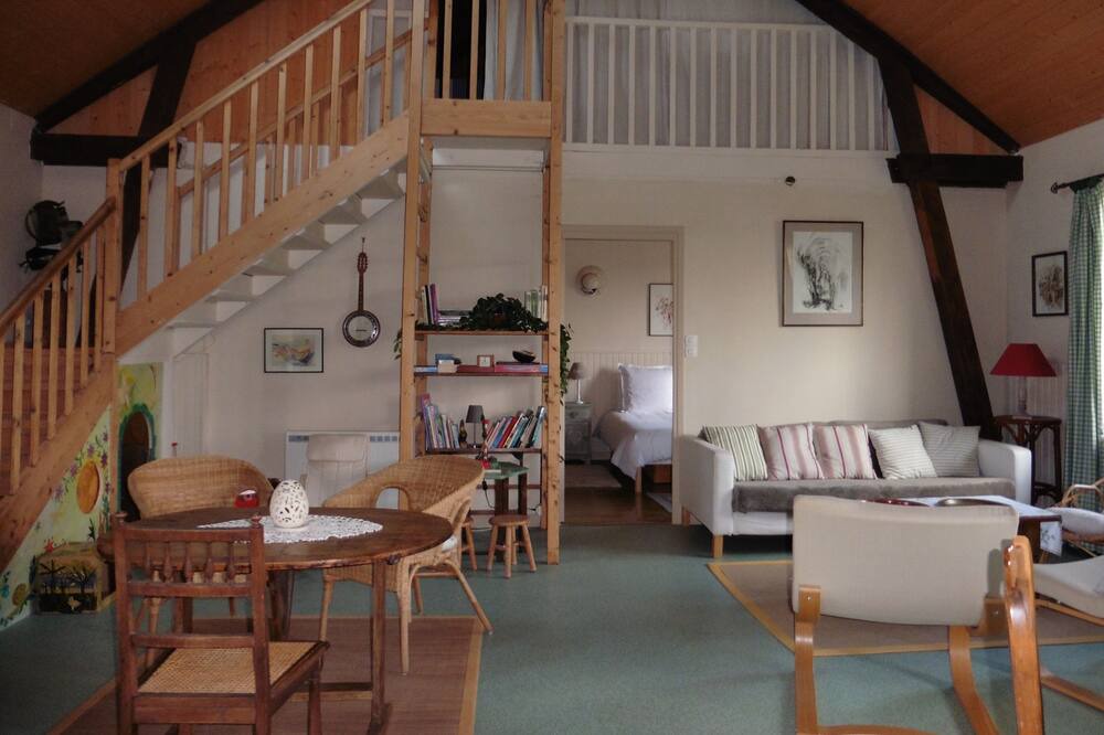 Photo of Livingroom in Chivres-Val