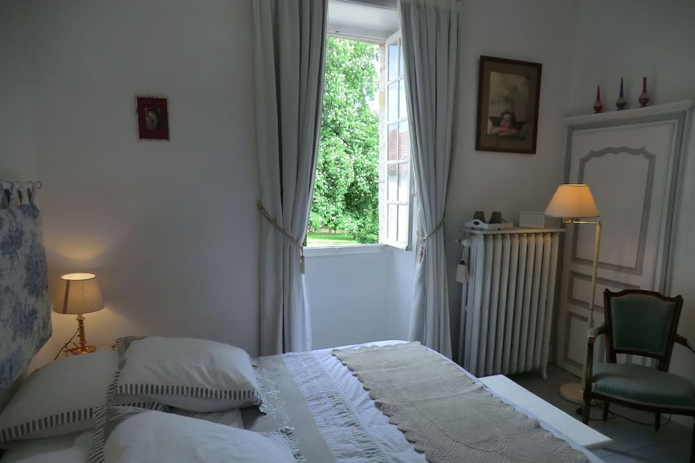 Photo of Bedroom in L'Etang-Vergy