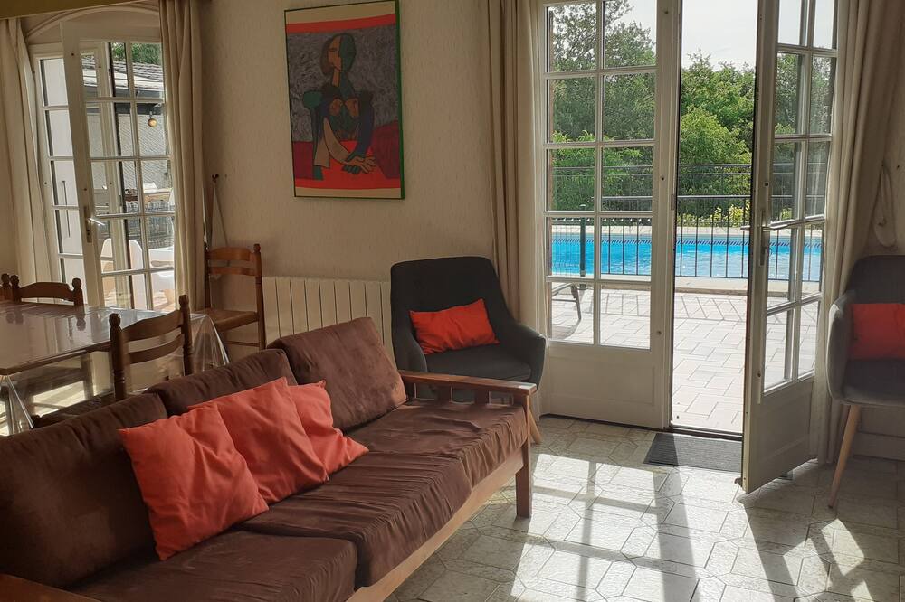 Photo of Livingroom in Chauzon