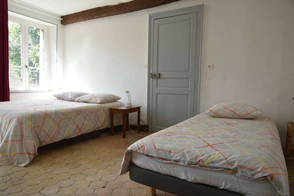 Photo of Bedroom in Dampsmesnil