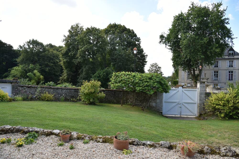 Photo of Outdoor in Dampsmesnil