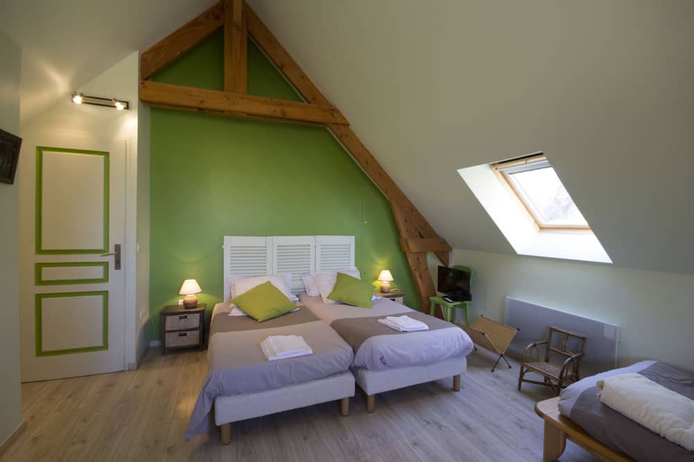 Photo of Bedroom in Saint-Eloi-de-Fourques