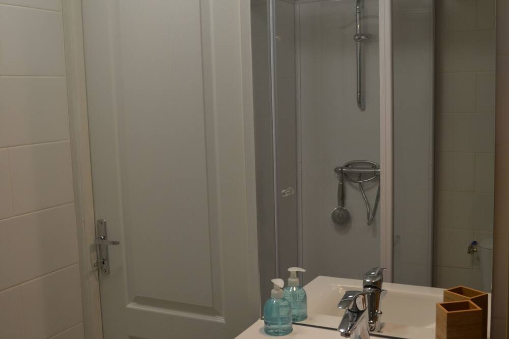Photo of Bathroom in Crecy-en-Brie