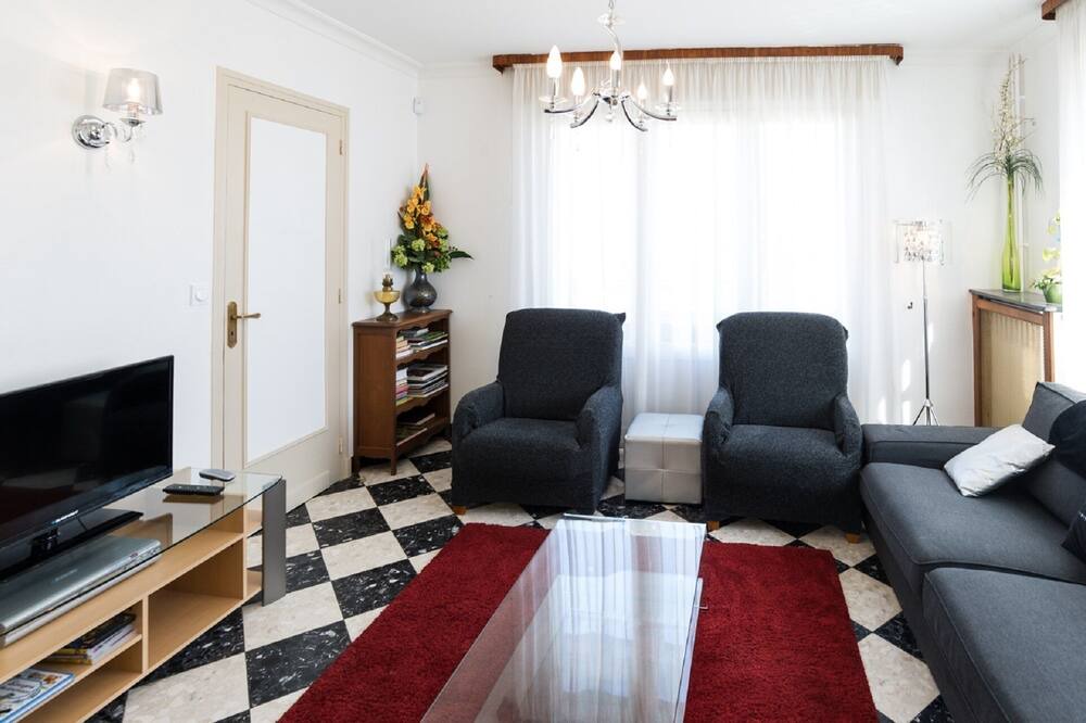 Photo of Livingroom in Vertus