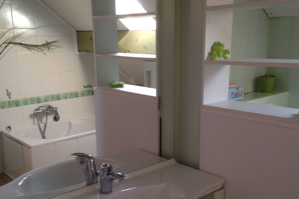 Photo of Bathroom in Clairvaux-les-Lacs