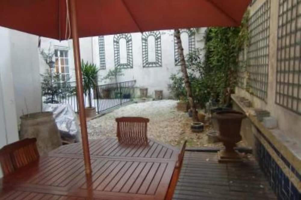 Photo of Outdoor in Latin