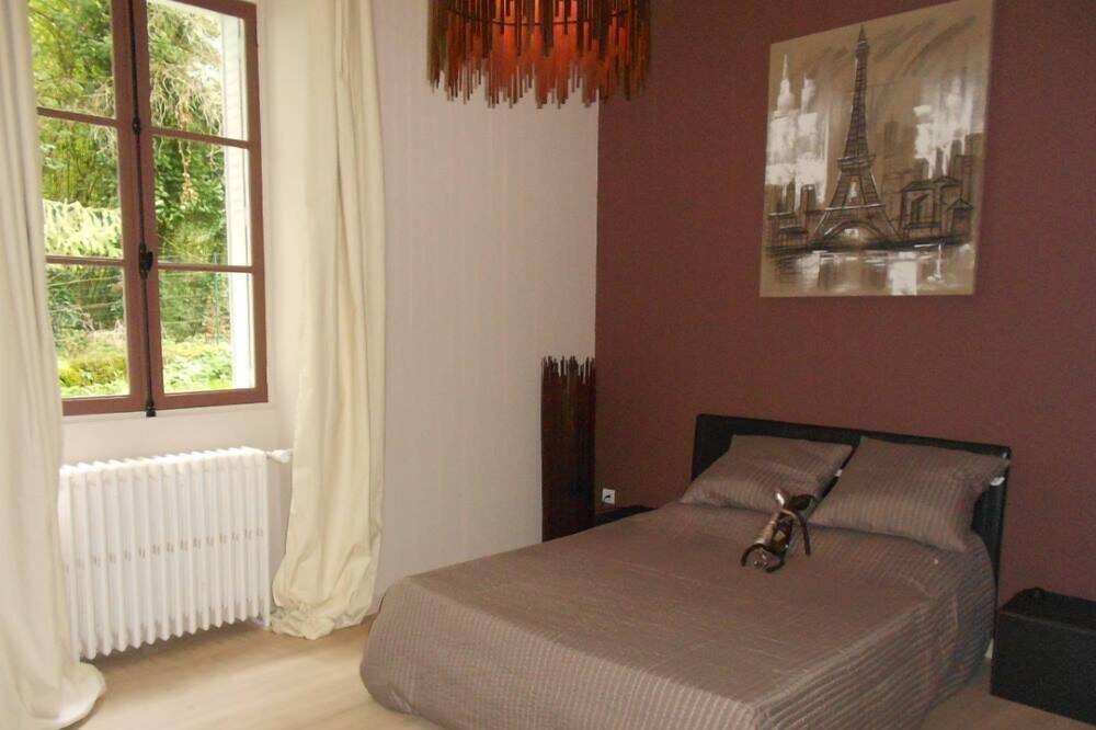 Photo of Bedroom in Orbais-l'Abbaye