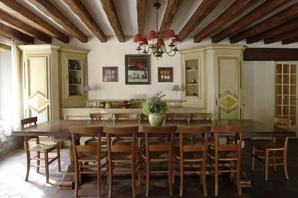 Photo of Others in Chateau-Landon