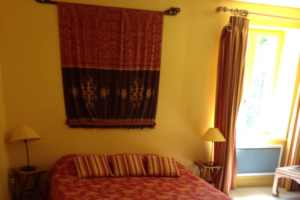 Photo of Bedroom in Chateau-Landon