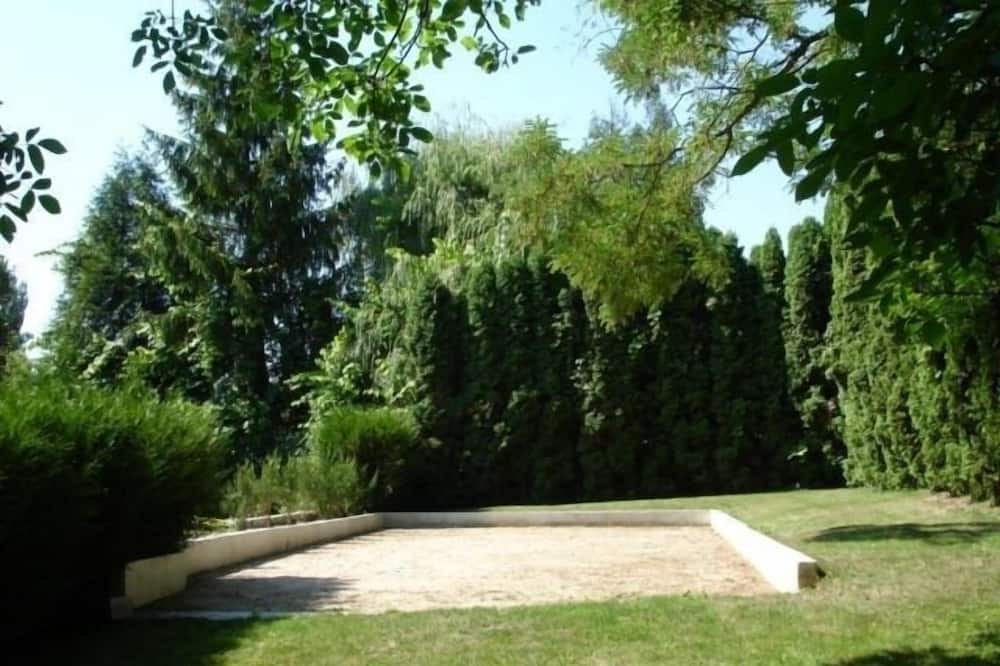 Photo of Outdoor in Chateau-Landon
