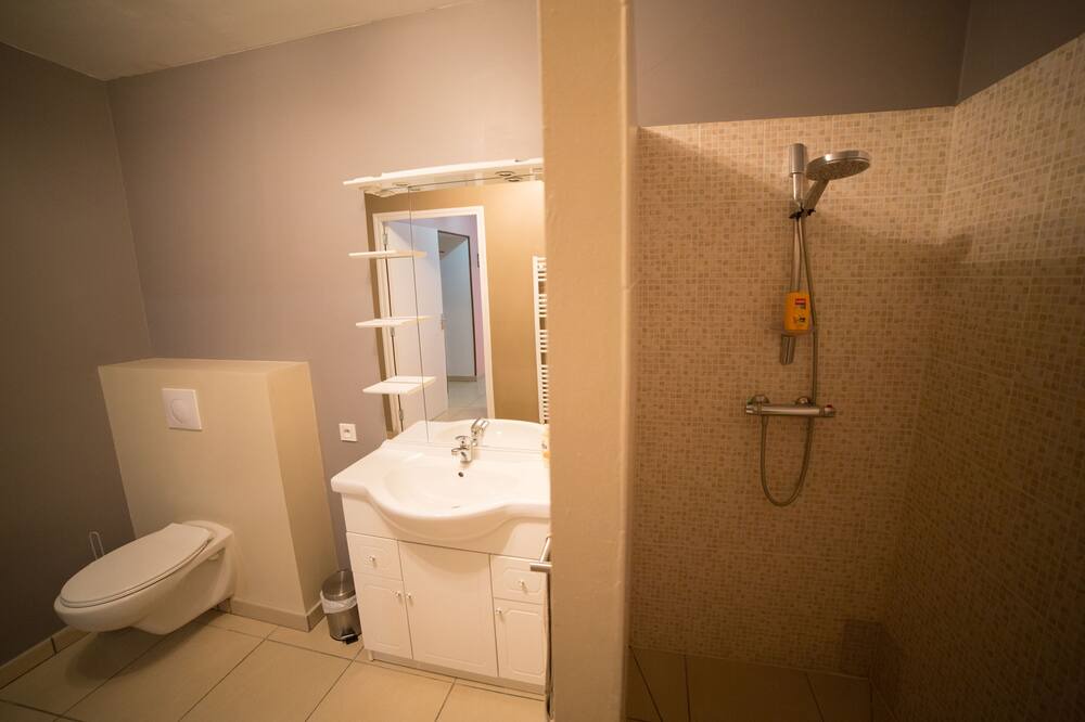 Photo of Bathroom in Orrouy