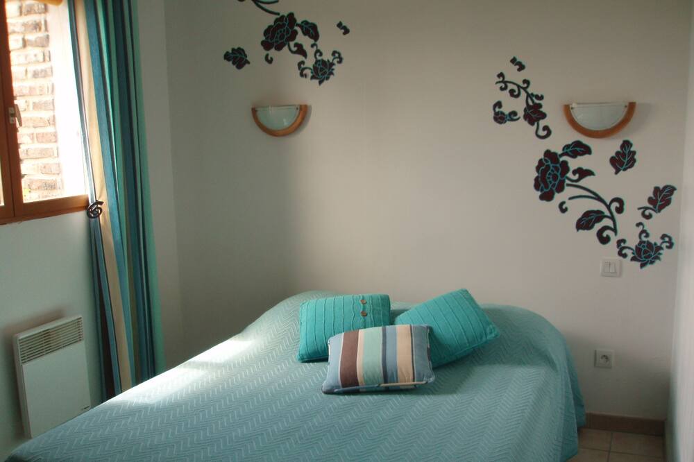 Photo of Bedroom in Dampierre-en-Bray