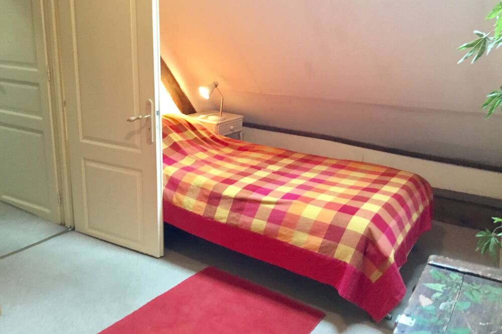 Photo of Bedroom in Wambercourt