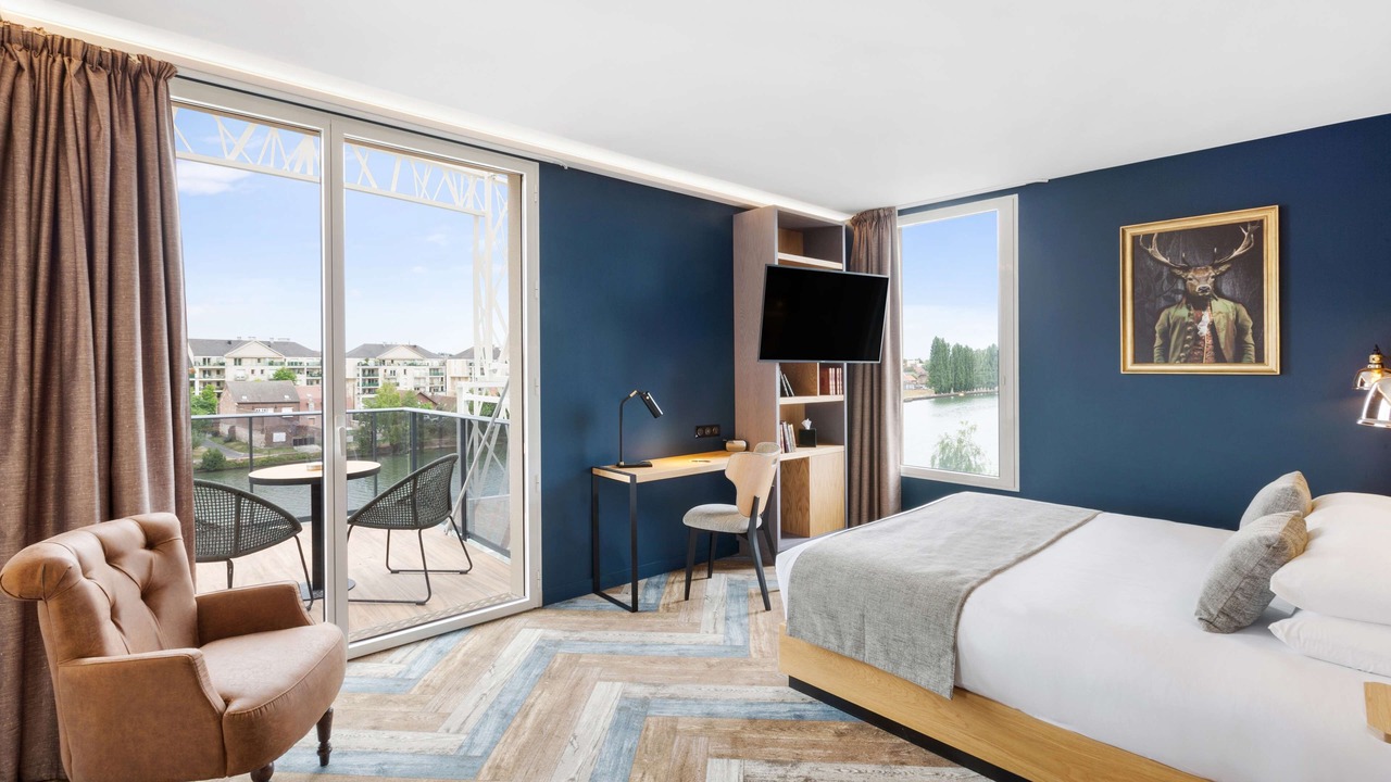 Photo of Bedroom in Margny-les-Compiegne