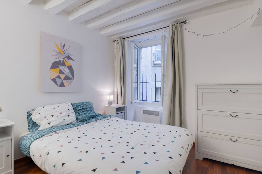 Photo of Bedroom in Etampes