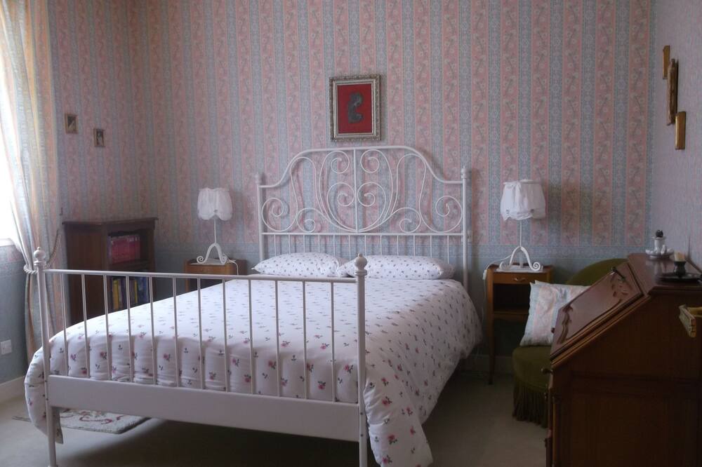 Photo of Bedroom in Hautvillers