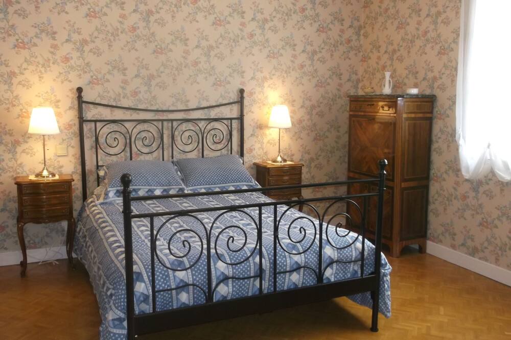 Photo of Bedroom in Hautvillers