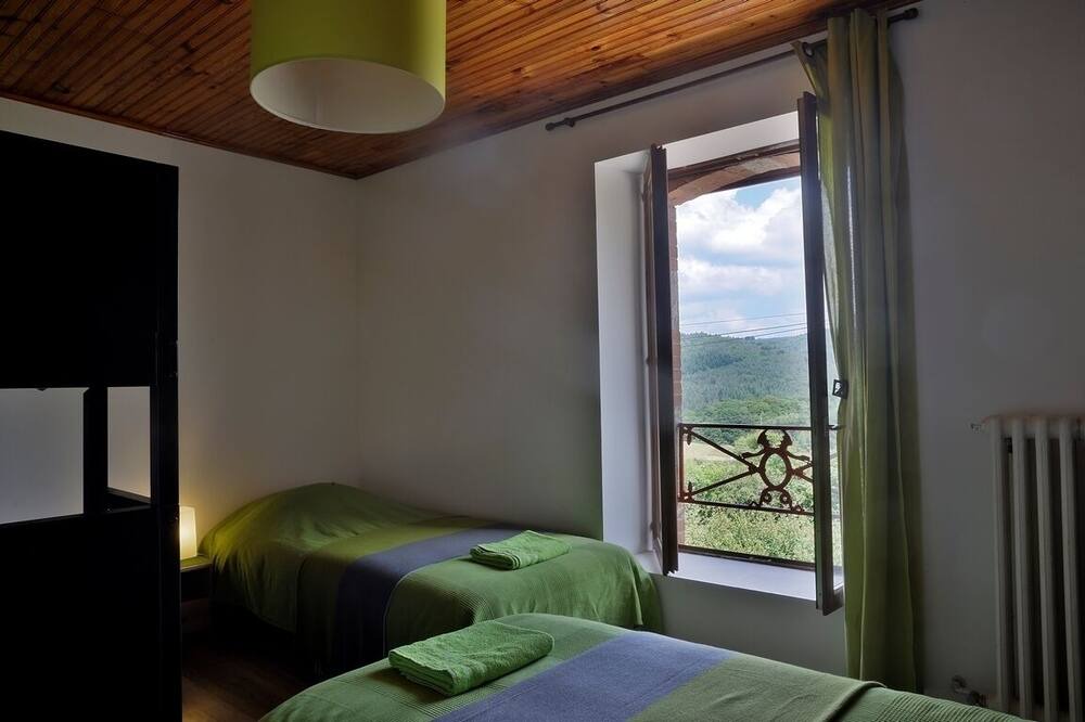Photo of Bedroom in Dun-les-Places