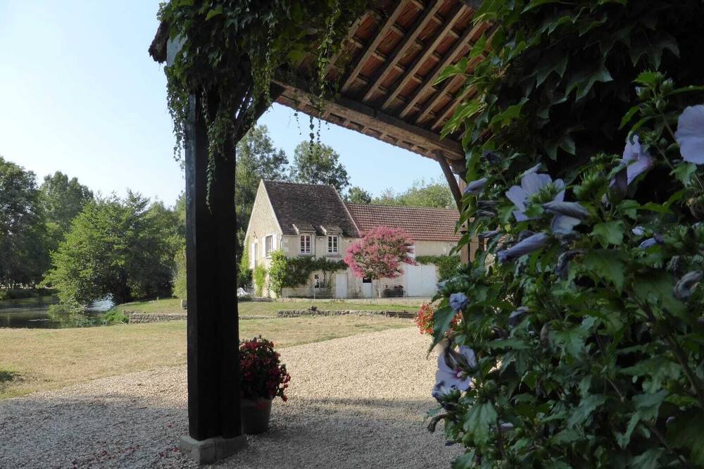 Photo of Outdoor in Crain