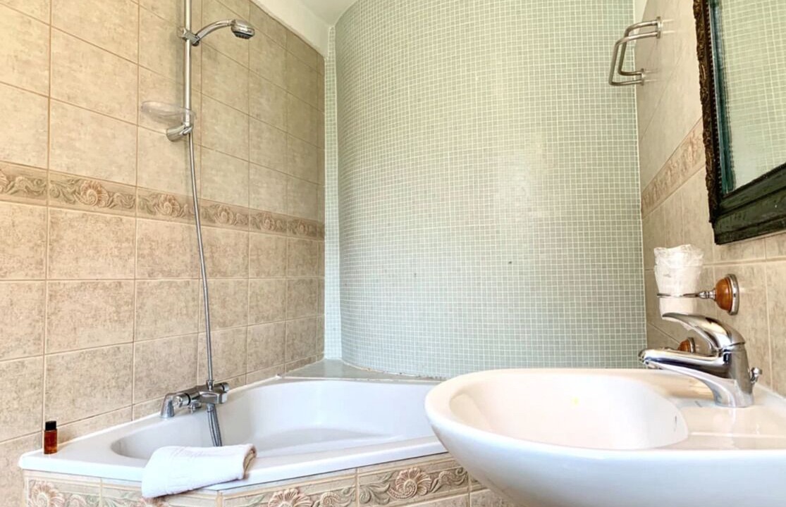 Photo of Bathroom in Forest-Montiers