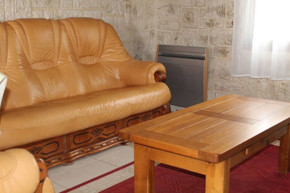 Photo of Livingroom in Saint-Aubin-Les-Elbeuf
