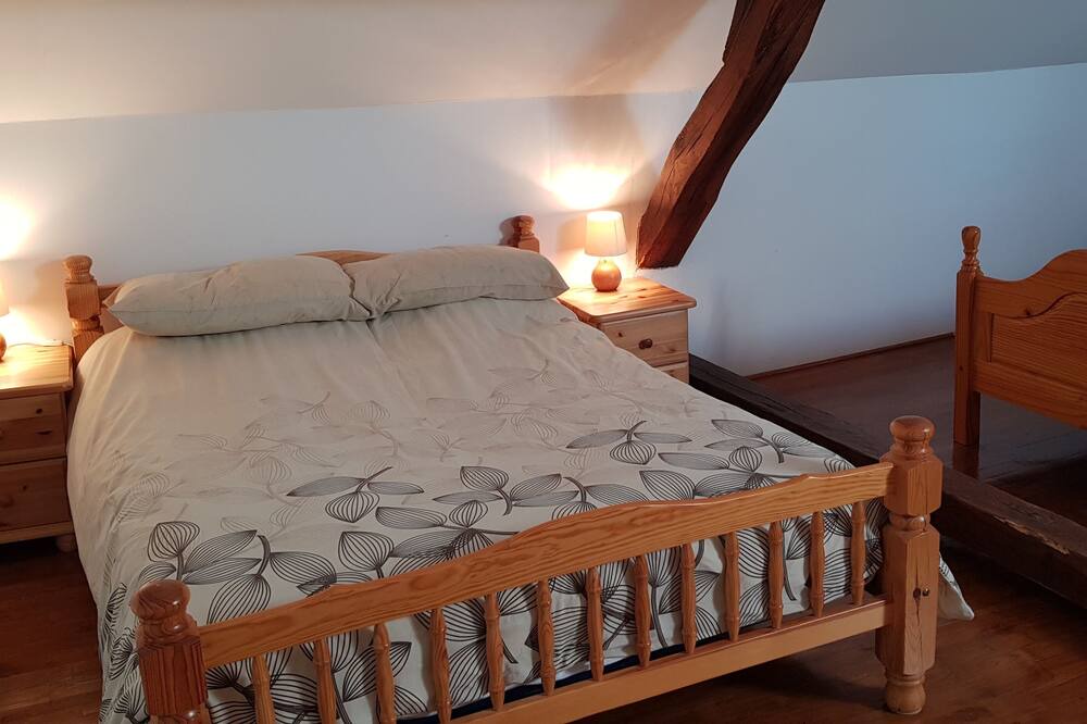 Photo of Bedroom in Janaillat
