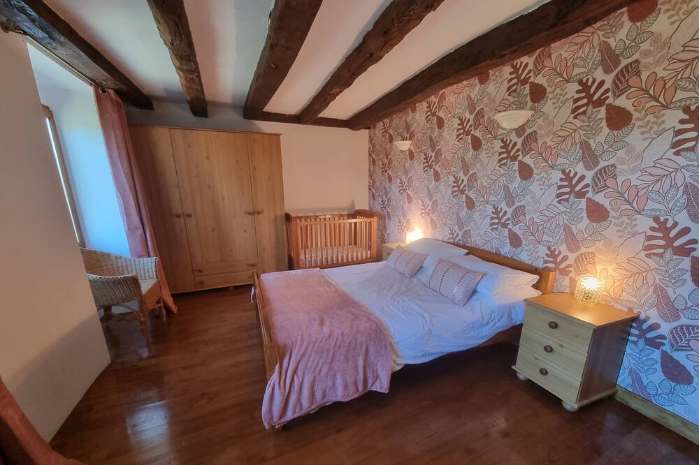 Photo of Bedroom in Janaillat