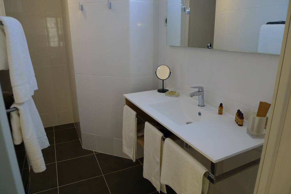 Photo of Bathroom in Sancerre