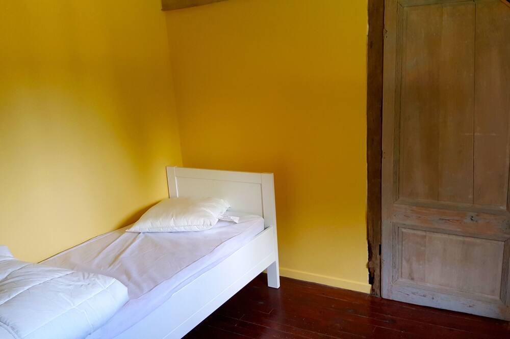 Photo of Bedroom in Humieres