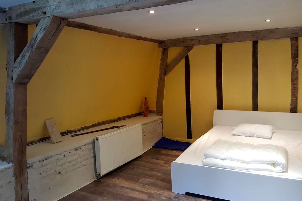 Photo of Bedroom in Humieres