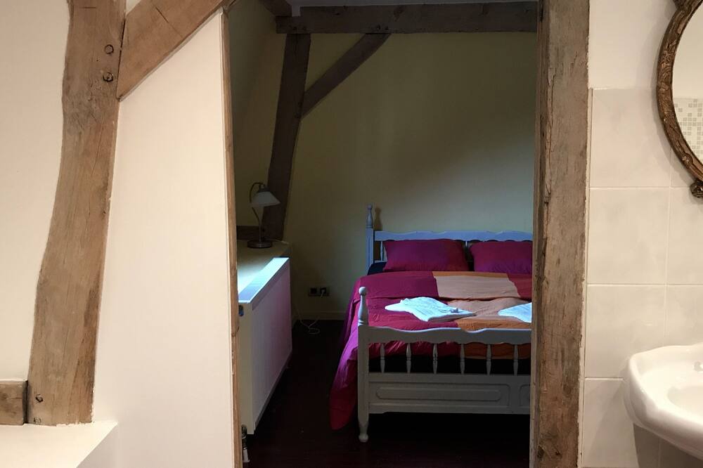 Photo of Bedroom in Humieres
