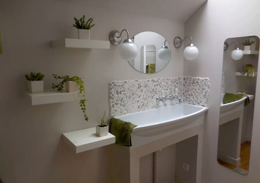 Photo of Bathroom in Tours-en-Vimeu