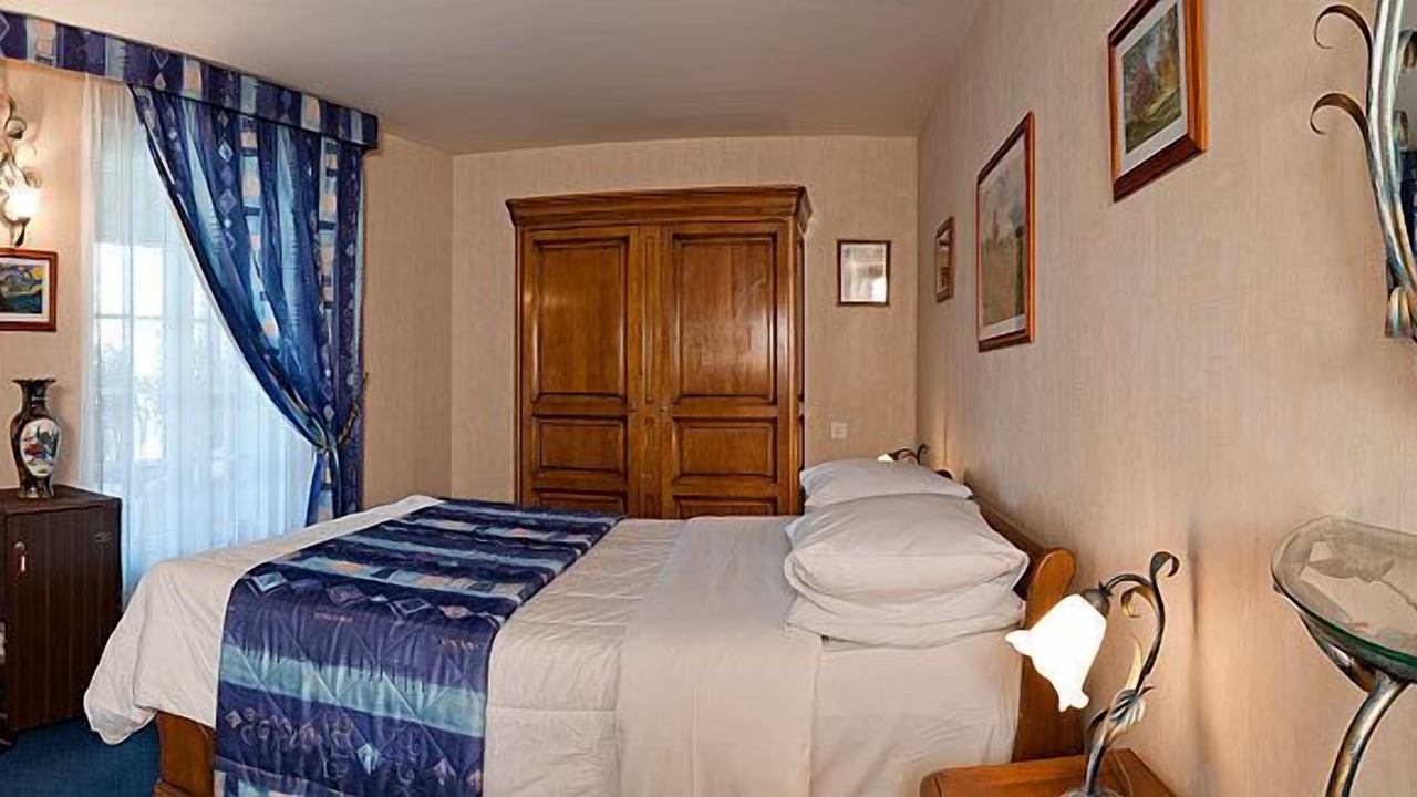 Photo of Bedroom in Germigny-l'Eveque
