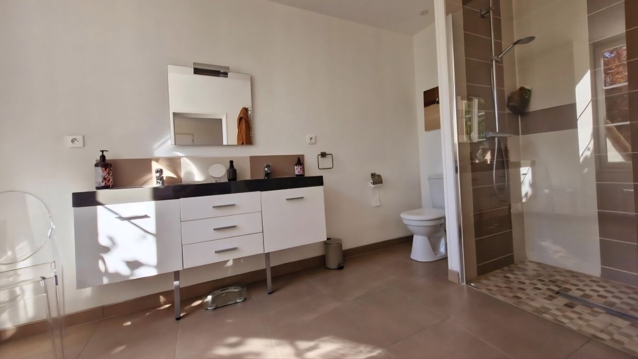 Photo of Bathroom in Montereau-Fault-Yonne