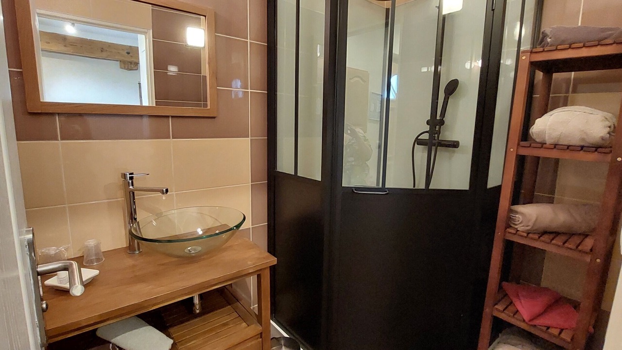 Photo of Bathroom in Fontaine-les-Vervins