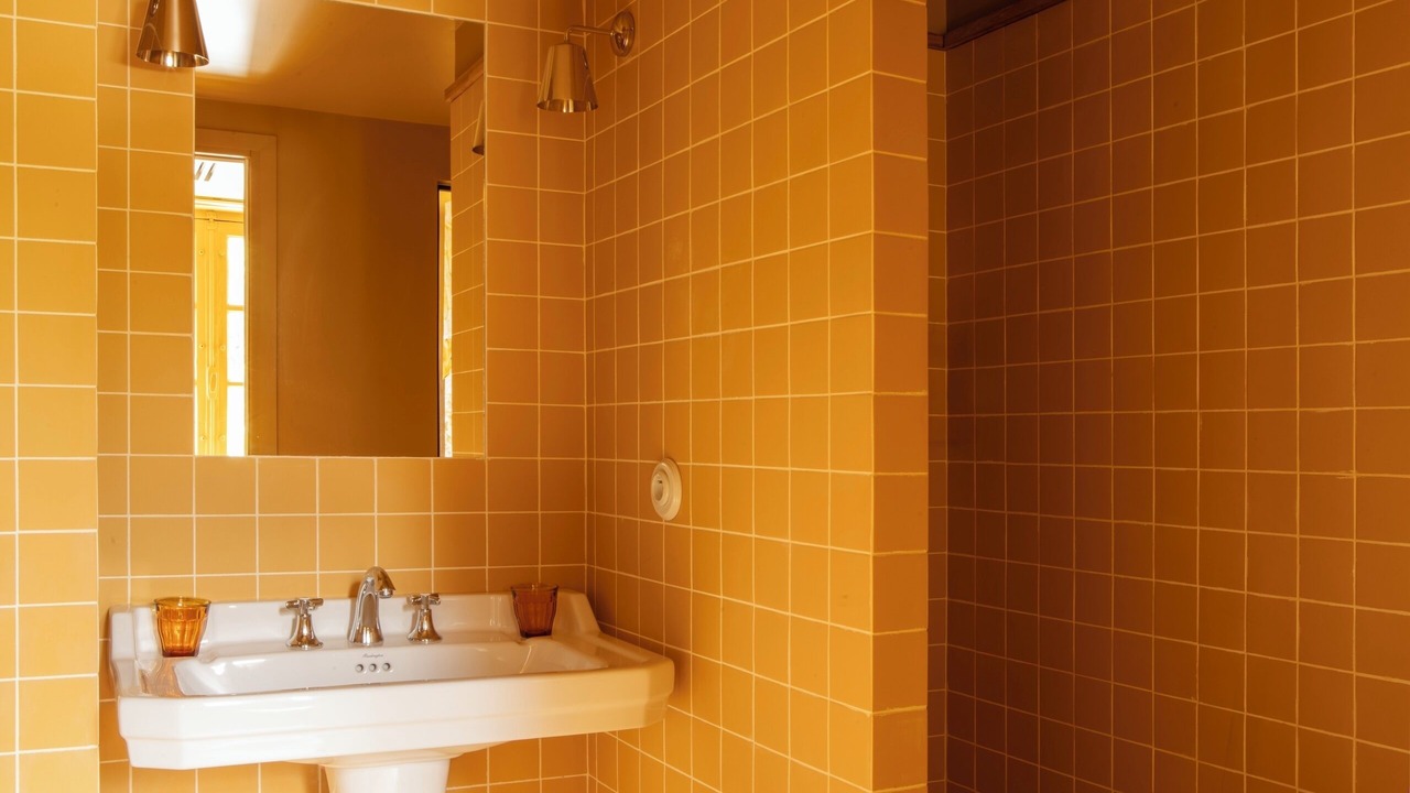 Photo of Bathroom in Barbizon