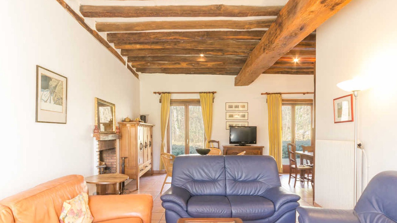 Photo of Livingroom in Cernay-la-Ville