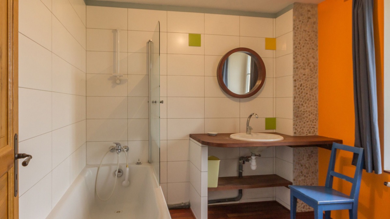 Photo of Bathroom in Les Essarts-le-Roi