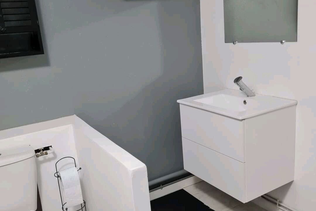 Photo of Bathroom in Mantes-la-Jolie
