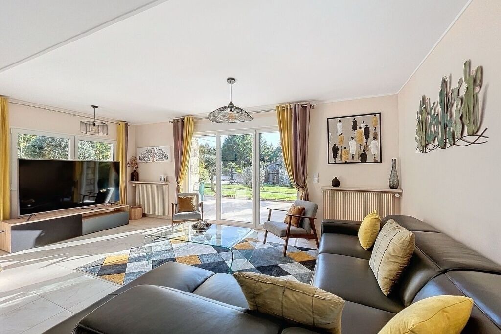 Photo of Livingroom in Avon