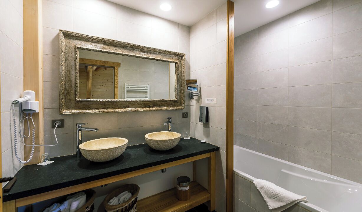 Photo of Bathroom in Signy-lAbbaye