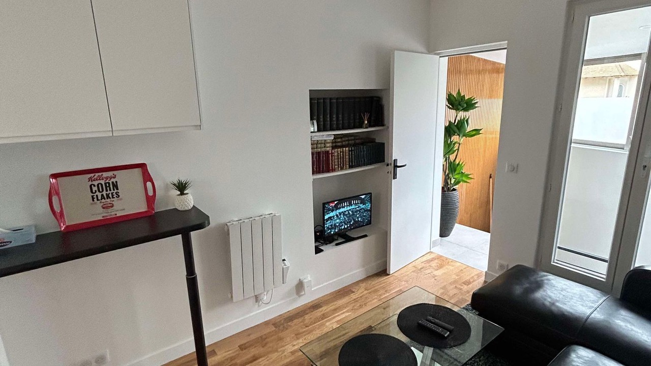 Photo of Livingroom in Plateau - Mont-Valerien