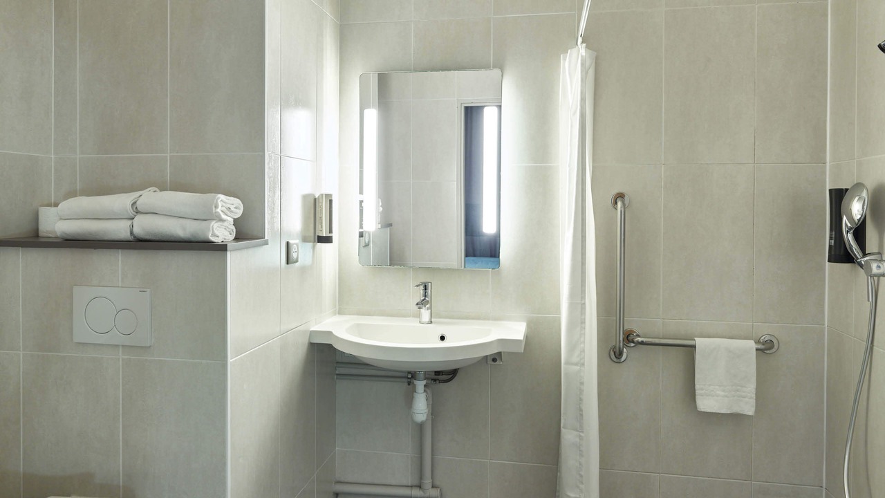Photo of Bathroom in Magny-le-Hongre