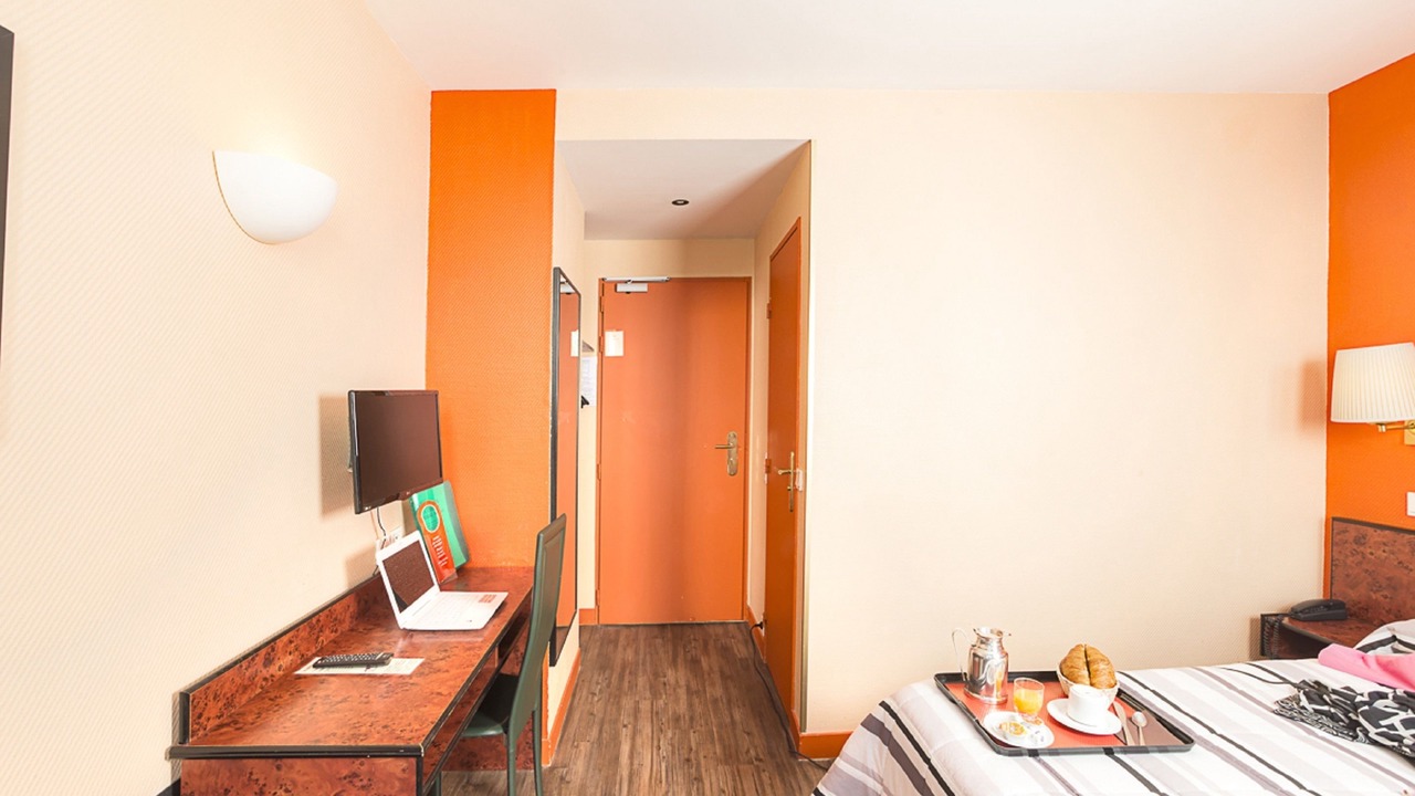 Photo of Bedroom in Val-de-Grace