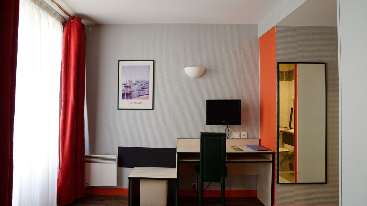 Photo of Bedroom in Val-de-Grace