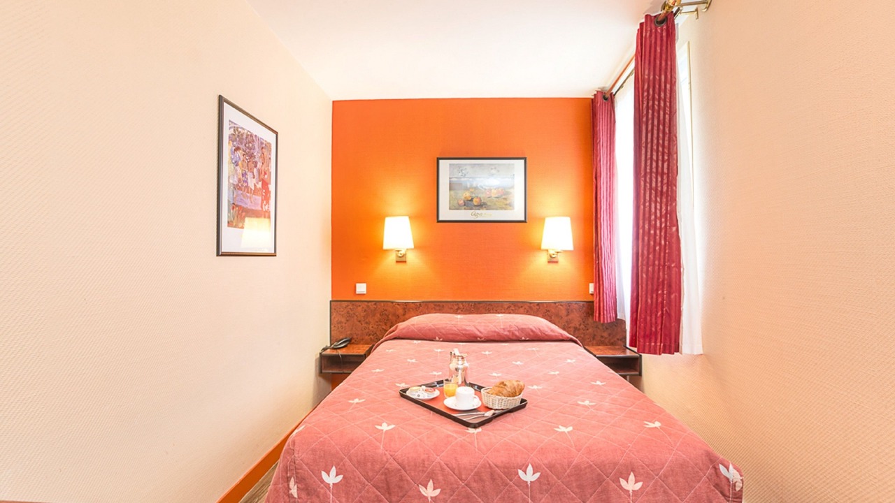 Photo of Bedroom in Val-de-Grace