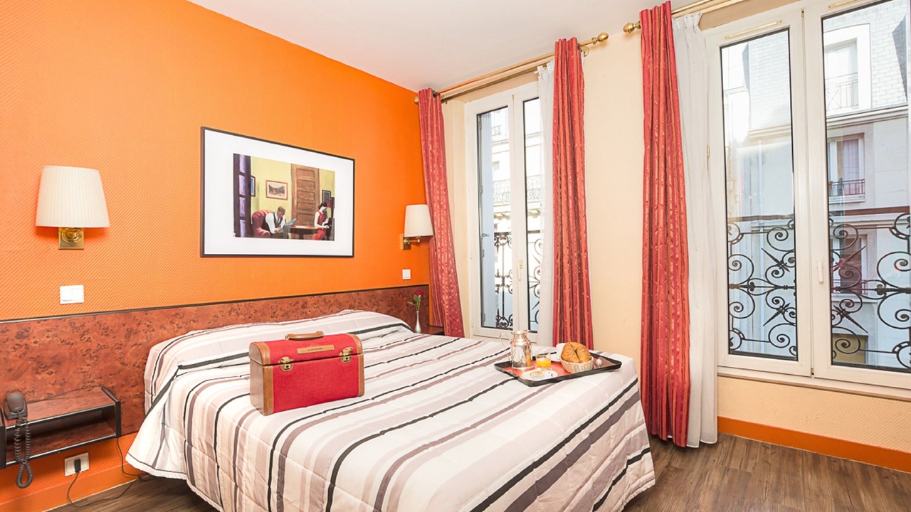 Photo of Bedroom in Val-de-Grace